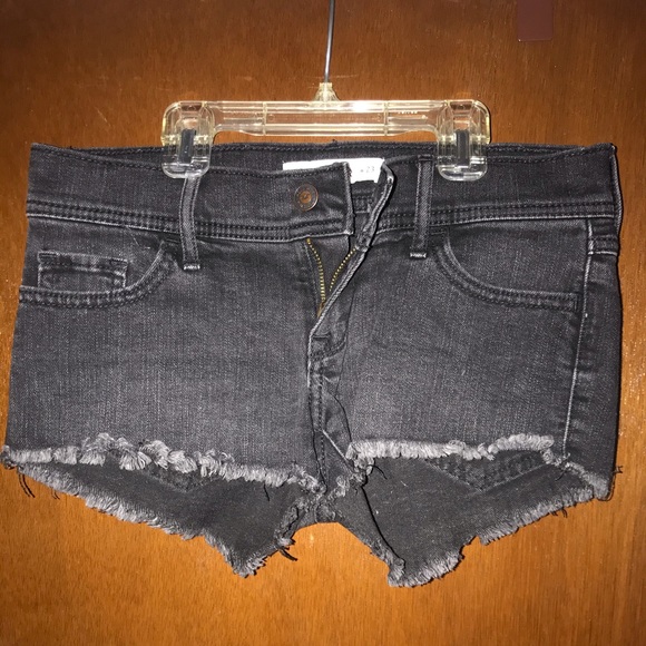 Black Hollister Low Rise Denim Shorts - Picture 1 of 3